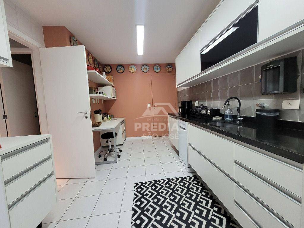 Apartamento à venda com 3 quartos, 144m² - Foto 28