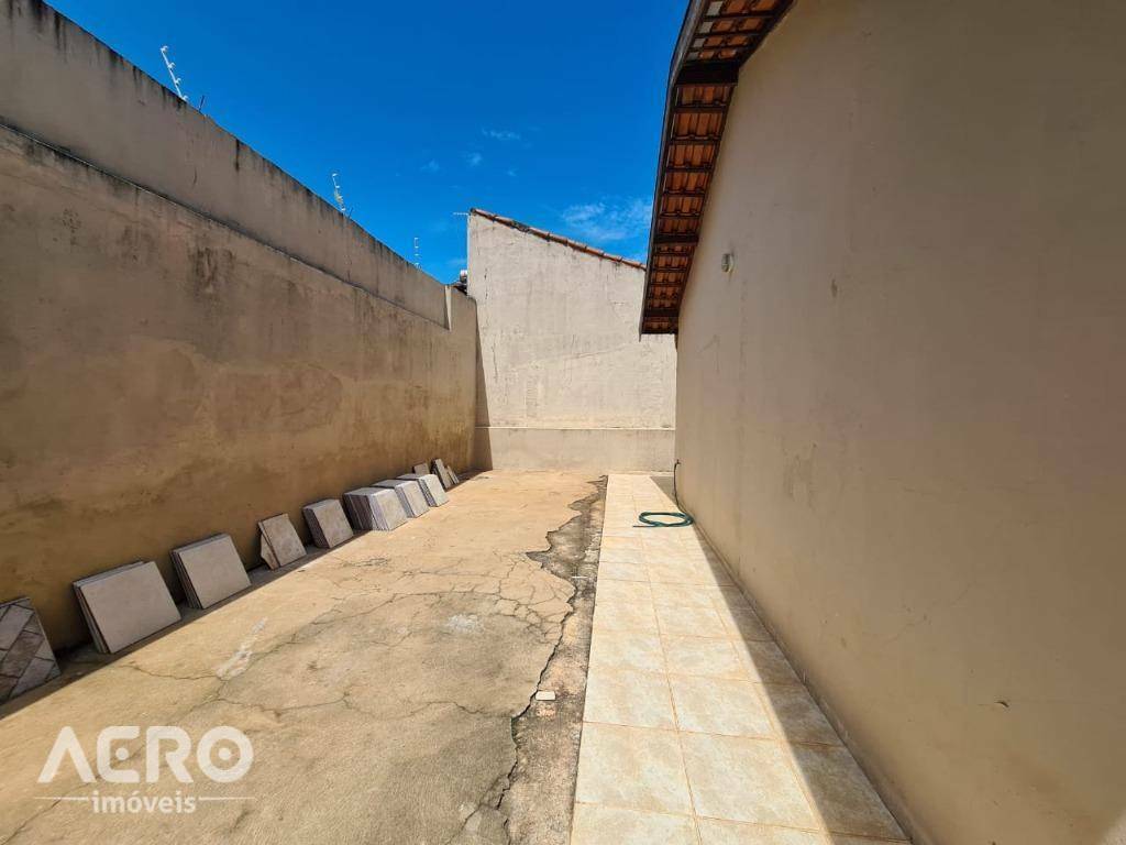 Casa à venda com 3 quartos, 160m² - Foto 23