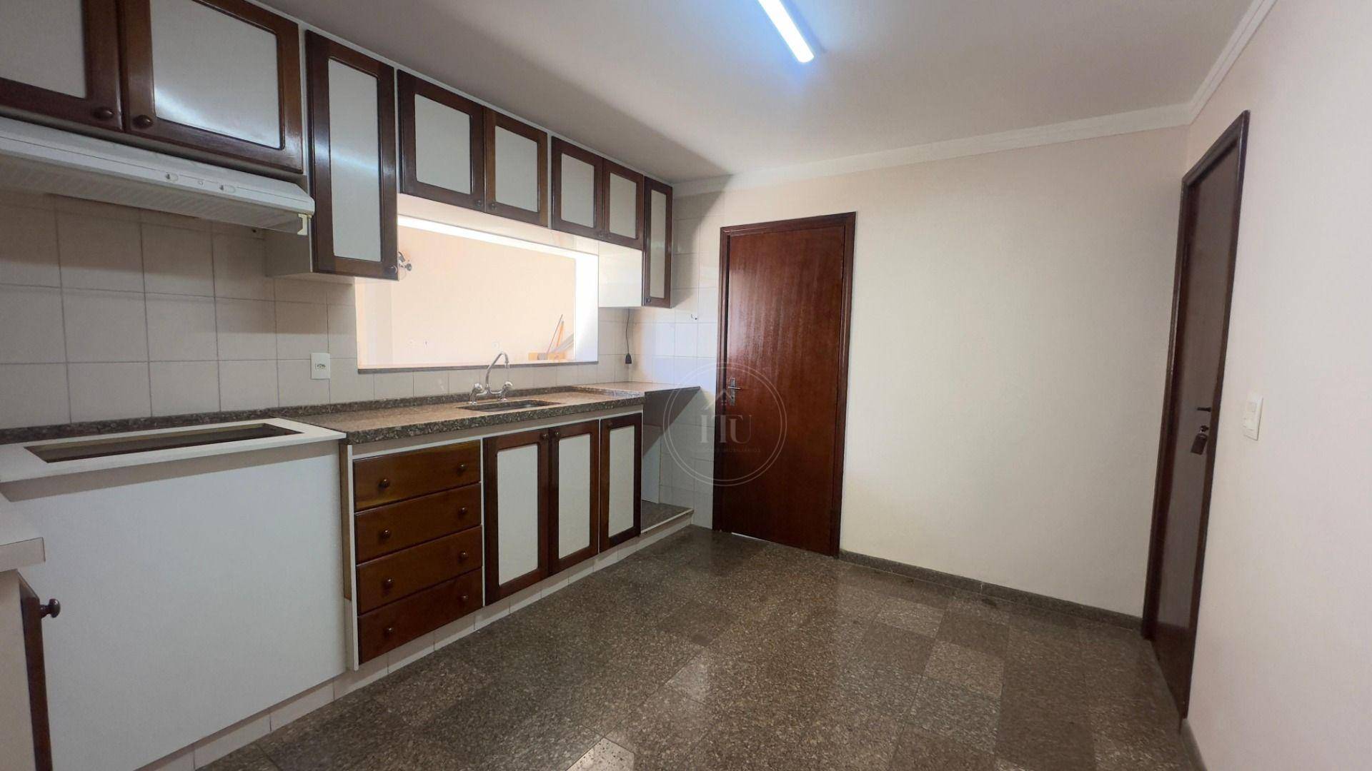 Casa de Condomínio para alugar com 3 quartos, 250m² - Foto 10
