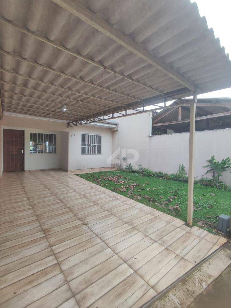 Casa à venda com 2 quartos, 62m² - Foto 1