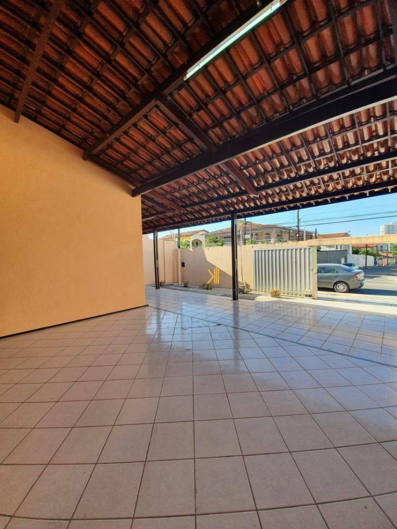 Casa à venda com 3 quartos, 110m² - Foto 8