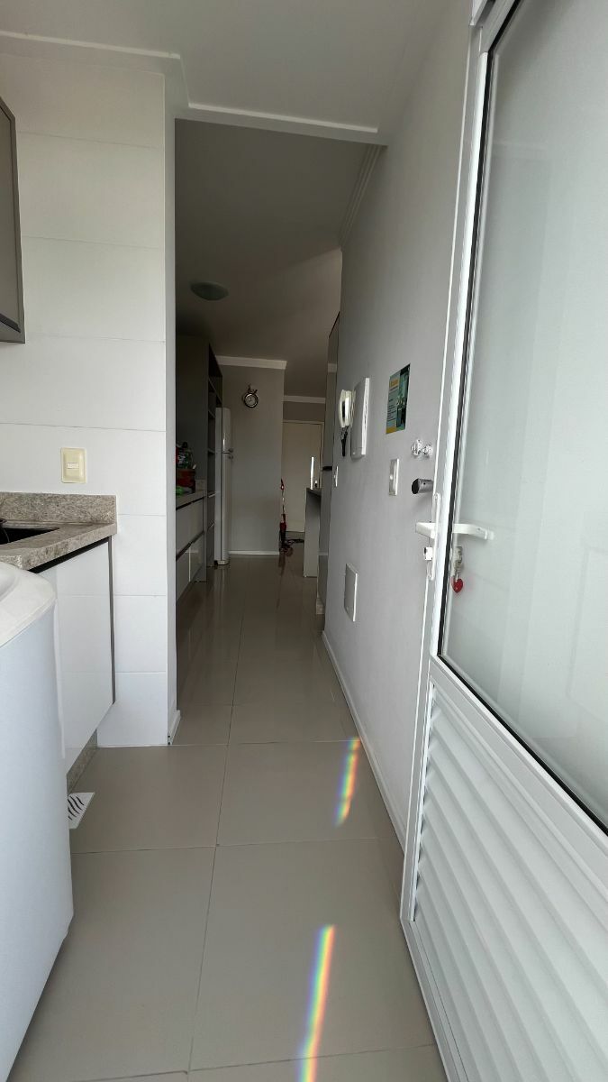 Apartamento para alugar com 2 quartos, 72m² - Foto 25