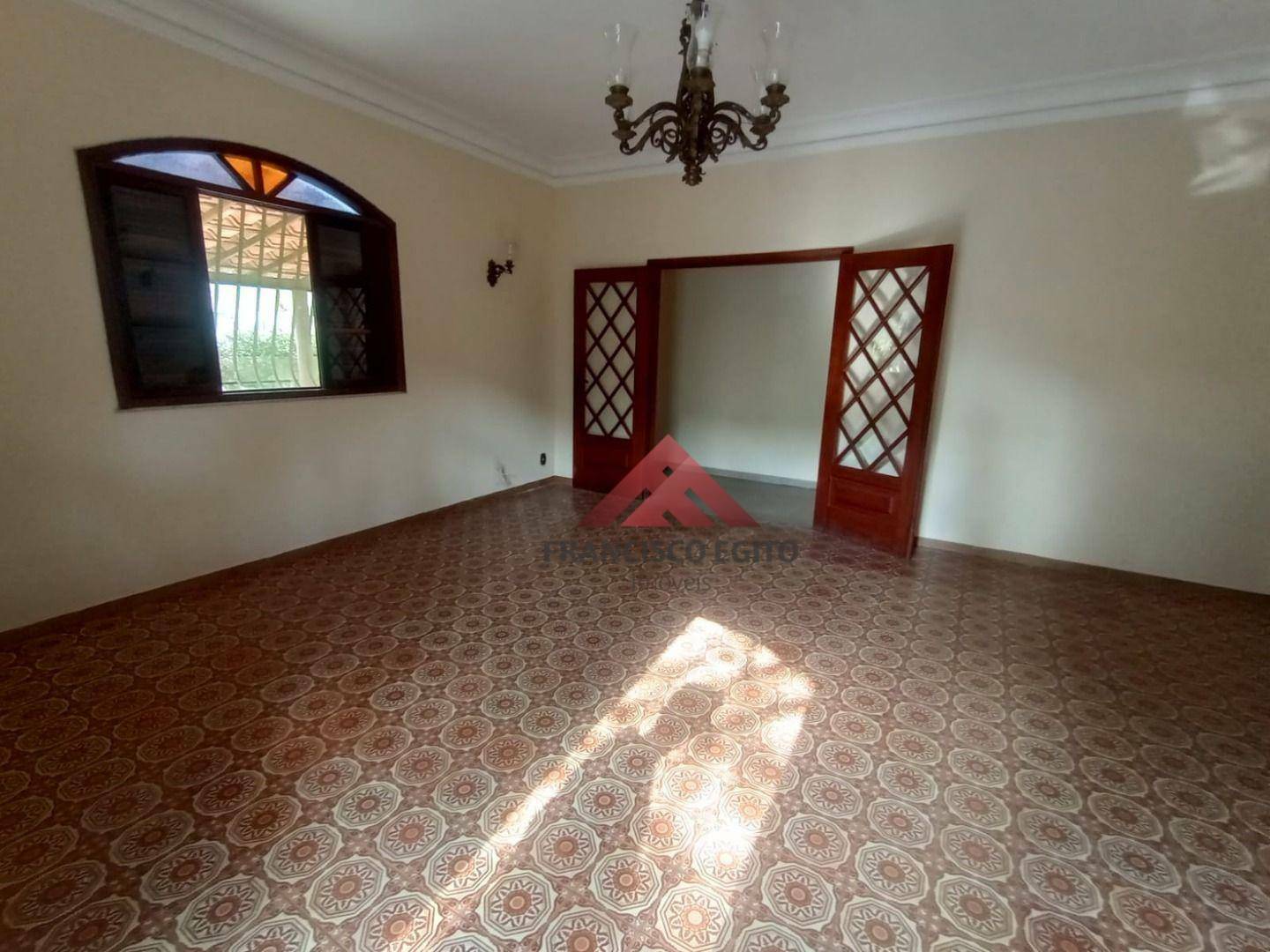 Casa à venda e aluguel com 4 quartos, 170m² - Foto 2