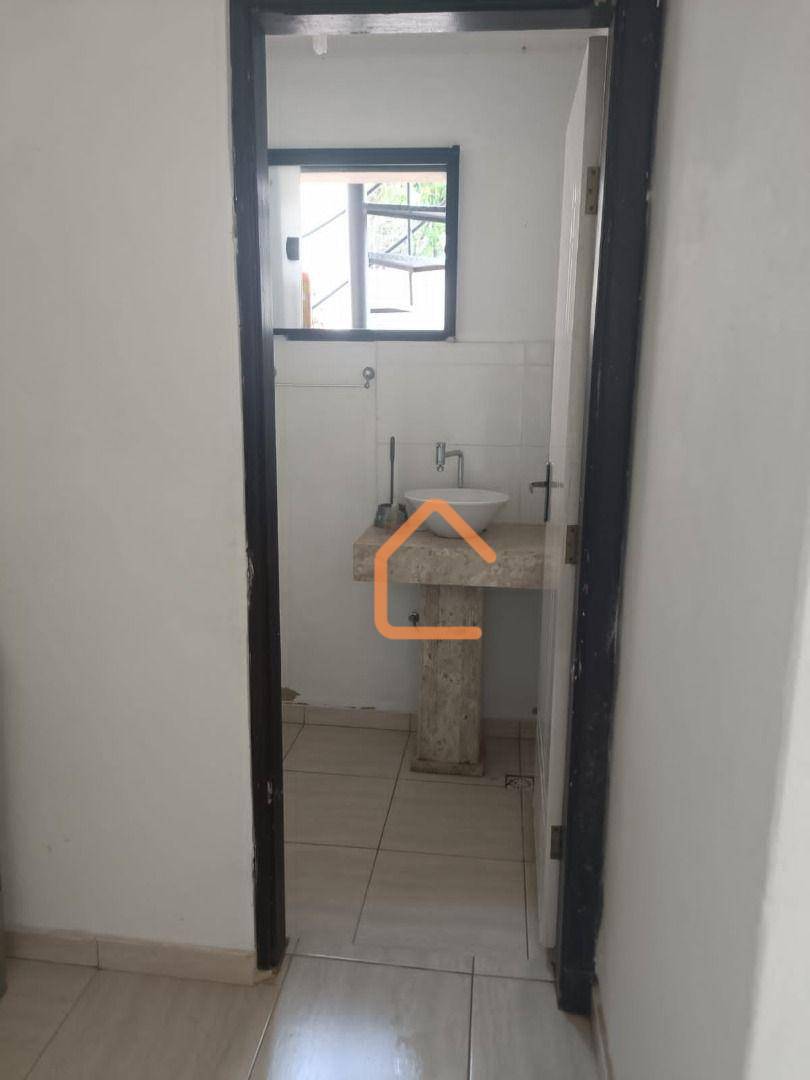 Casa à venda com 3 quartos, 240m² - Foto 18