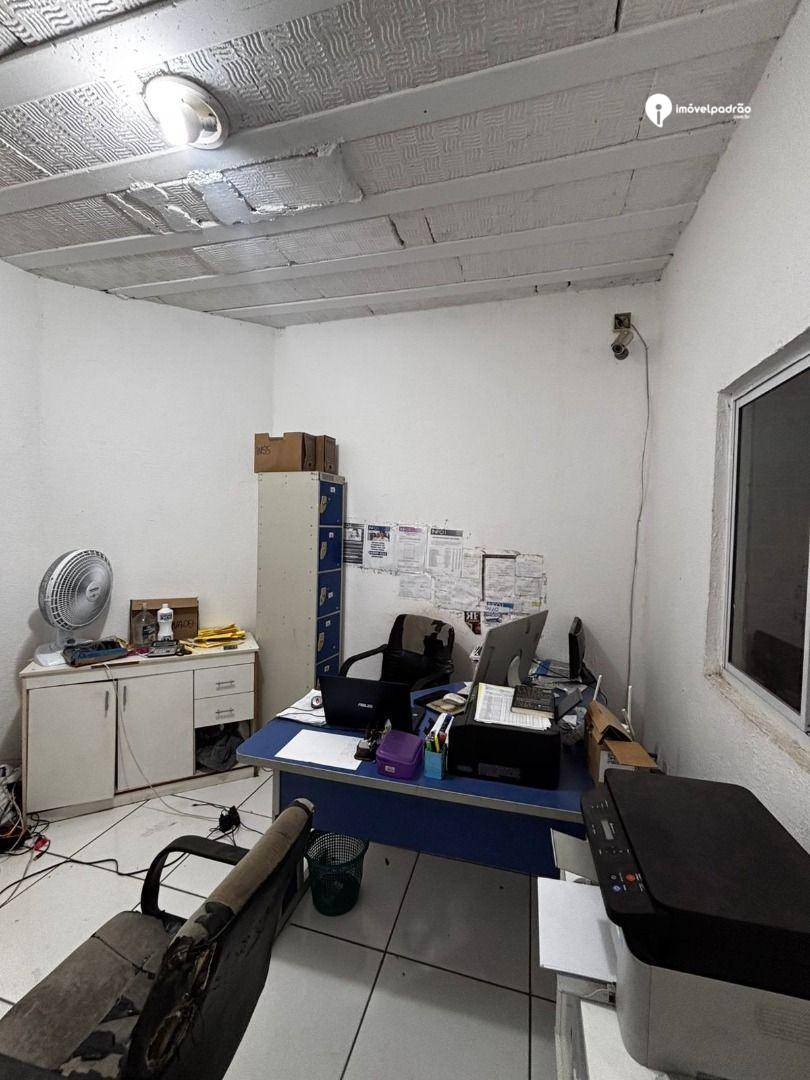 Depósito-Galpão, 220 m² - Foto 2