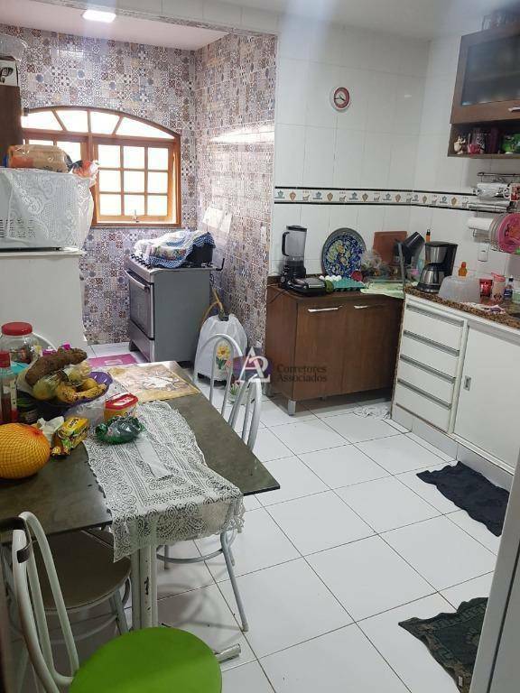 Casa à venda com 4 quartos, 218m² - Foto 15