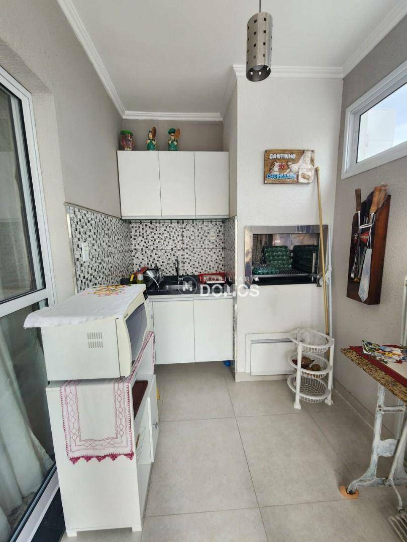 Apartamento à venda com 2 quartos, 75m² - Foto 8