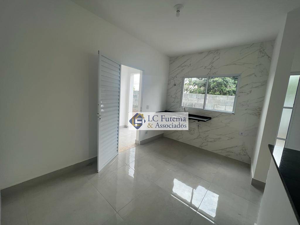 Casa à venda com 3 quartos, 94m² - Foto 2