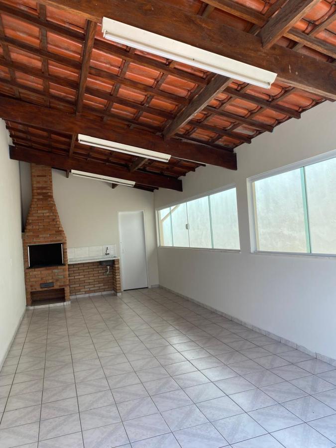 Casa à venda com 2 quartos, 126m² - Foto 1