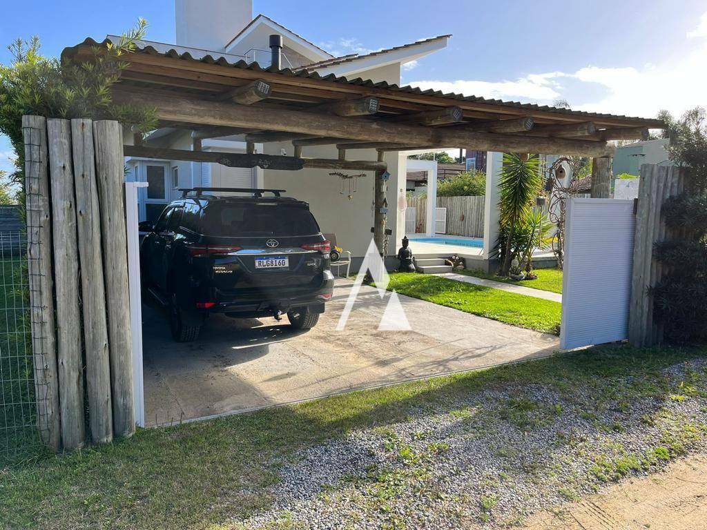 Casa de Condomínio à venda com 3 quartos, 225m² - Foto 4