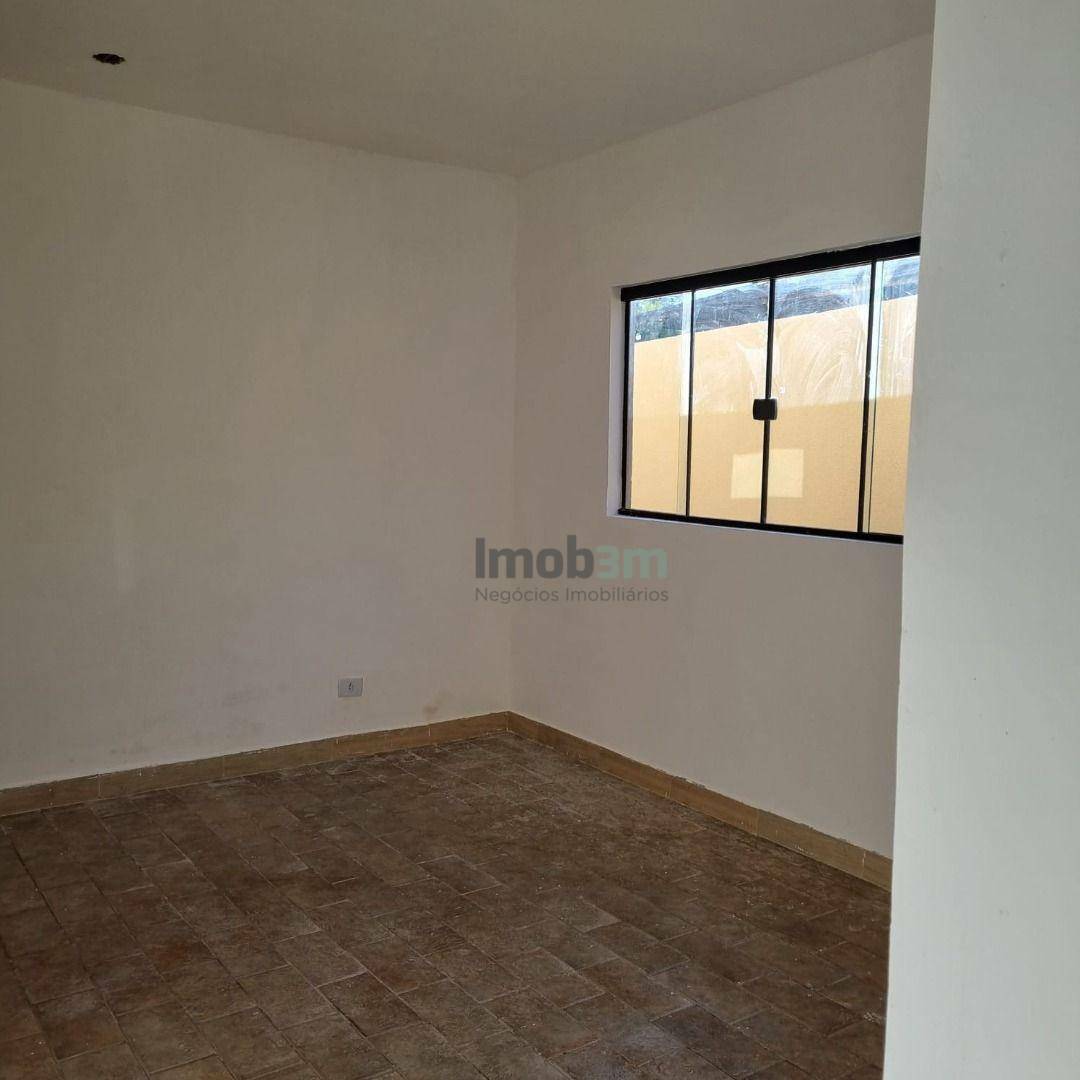 Casa à venda com 2 quartos, 70m² - Foto 13