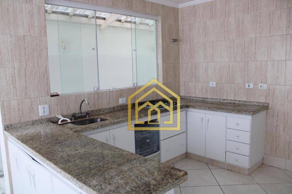 Sobrado à venda com 4 quartos, 220m² - Foto 1