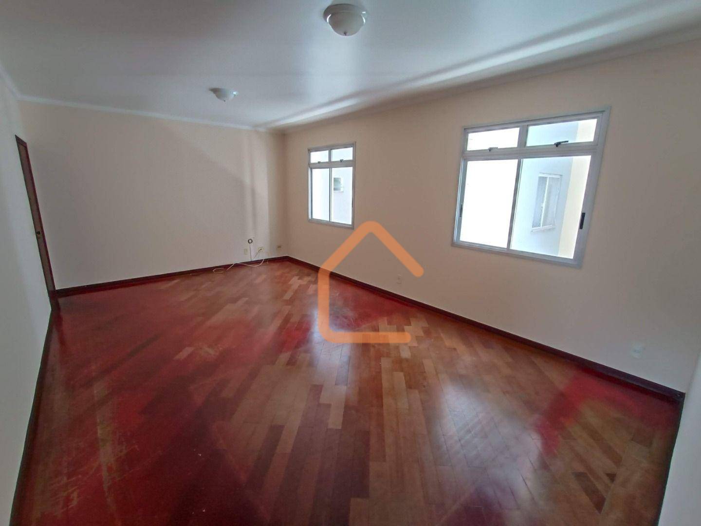 Apartamento para alugar com 3 quartos, 149m² - Foto 2