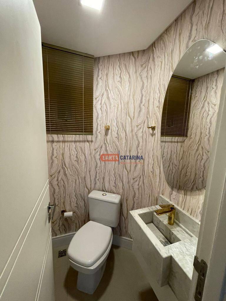 Apartamento à venda com 4 quartos, 225m² - Foto 18