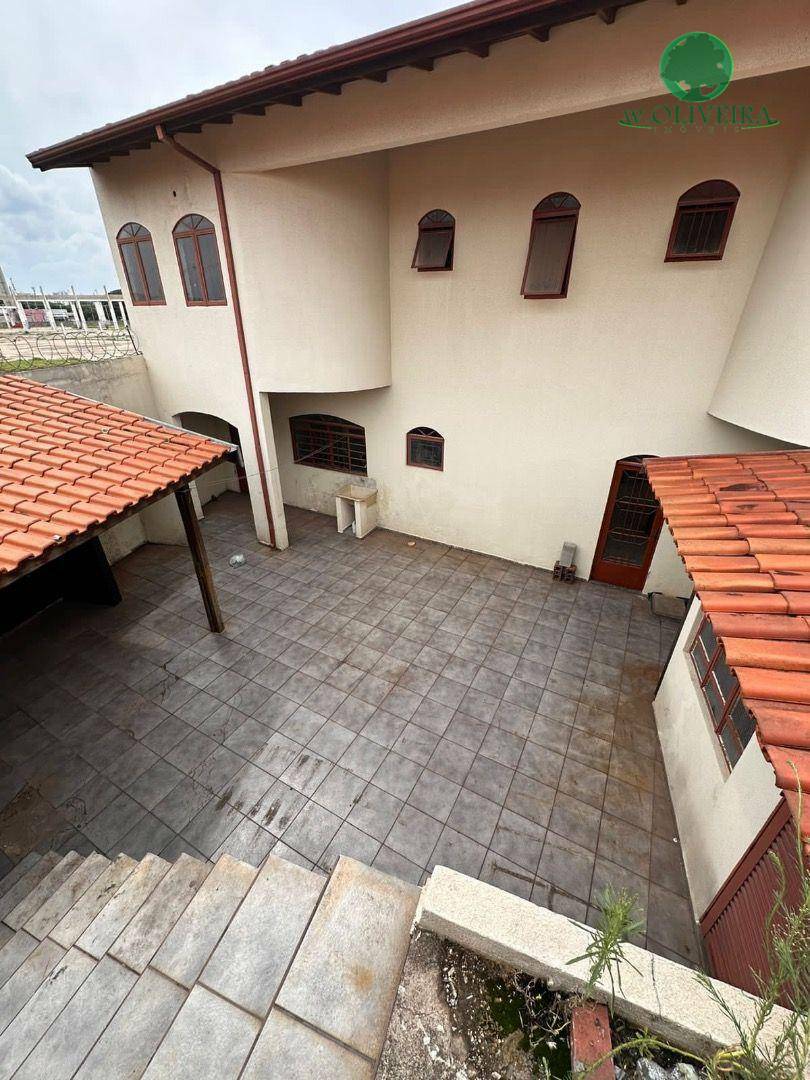 Sobrado à venda com 3 quartos, 319m² - Foto 1