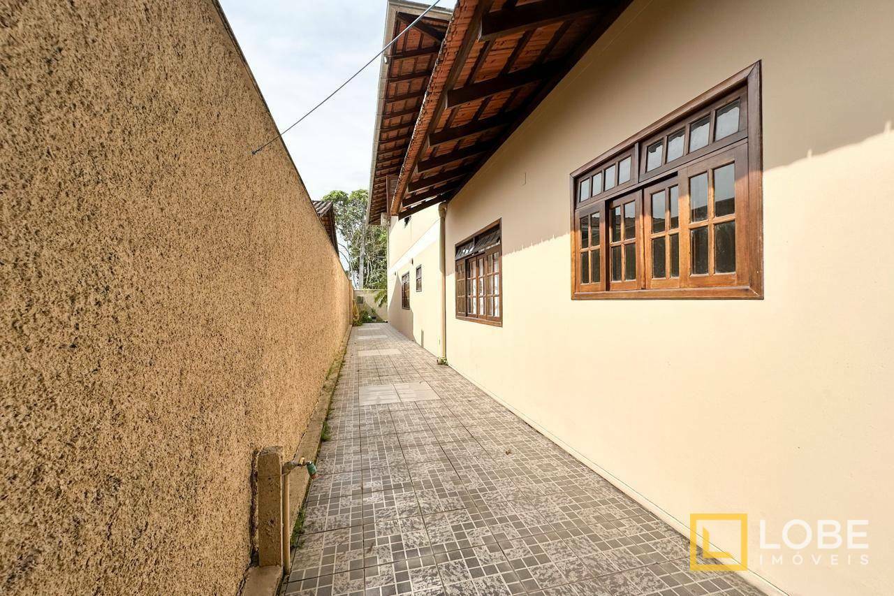 Casa à venda com 4 quartos, 330m² - Foto 13