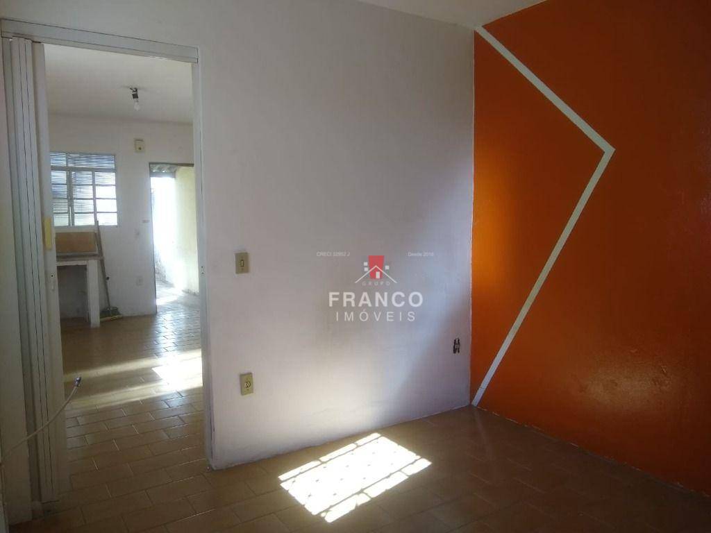 Casa à venda com 3 quartos, 83m² - Foto 5