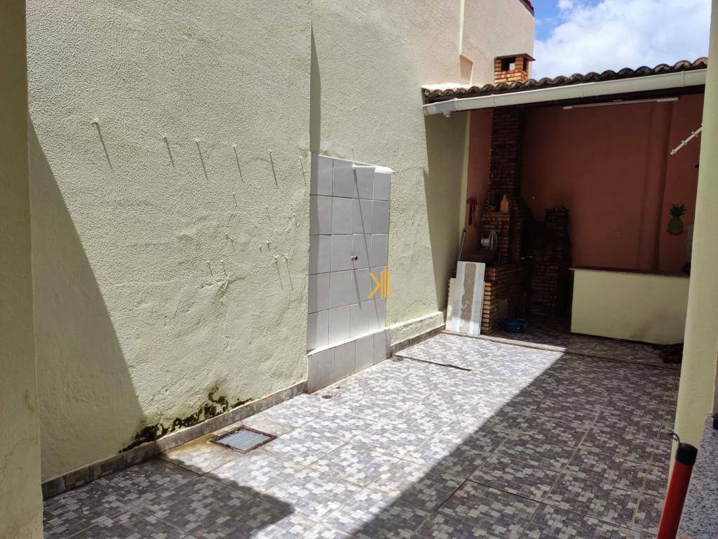 Casa à venda com 4 quartos, 250m² - Foto 11