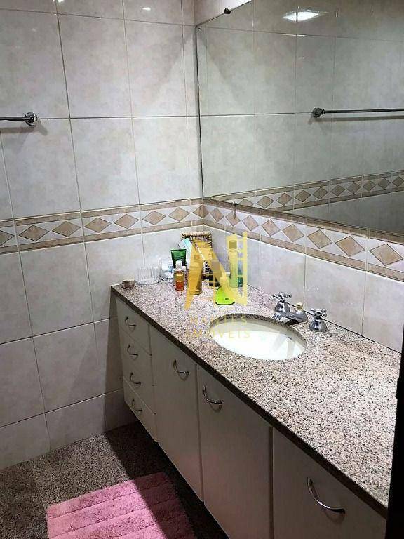 Apartamento à venda com 3 quartos, 226m² - Foto 15