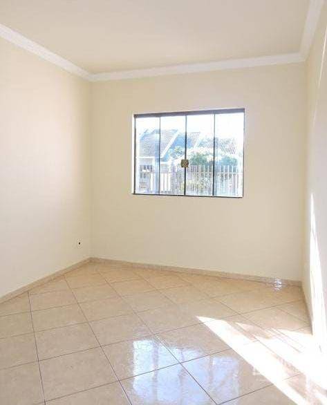 Casa à venda com 3 quartos, 100m² - Foto 4