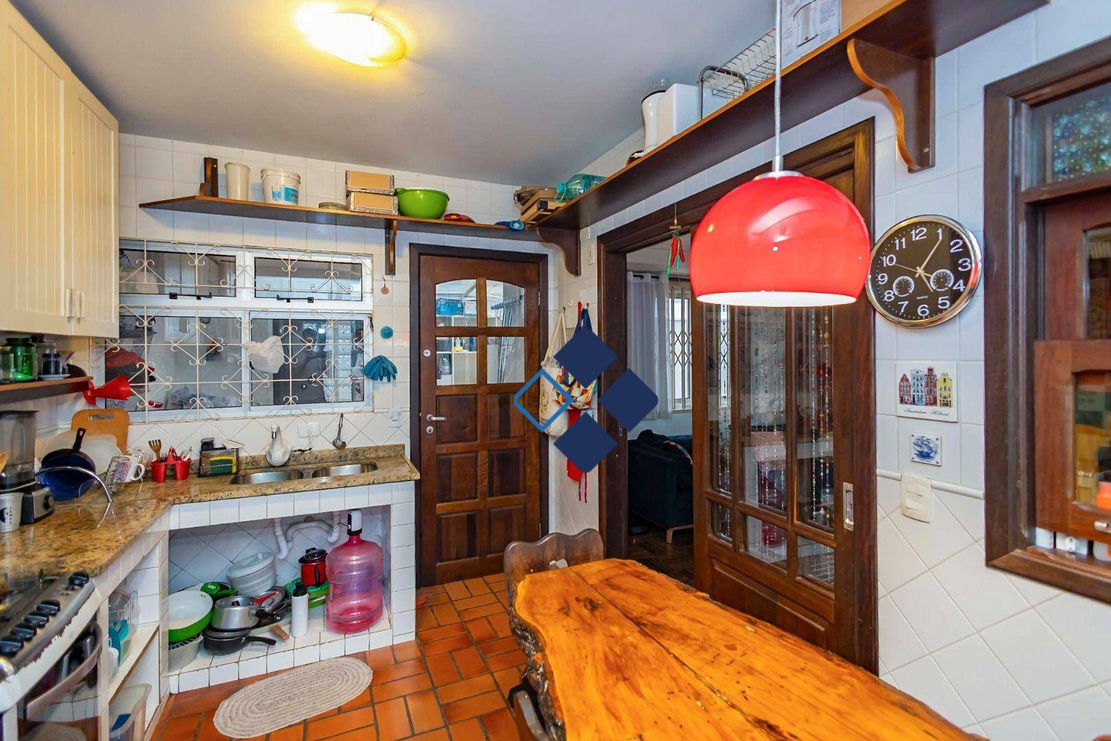 Sobrado à venda com 3 quartos, 130m² - Foto 1