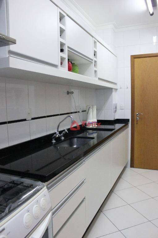 Apartamento à venda com 3 quartos, 135m² - Foto 8