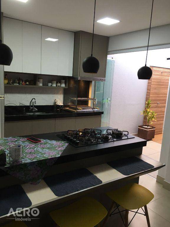 Casa à venda com 2 quartos, 126m² - Foto 10