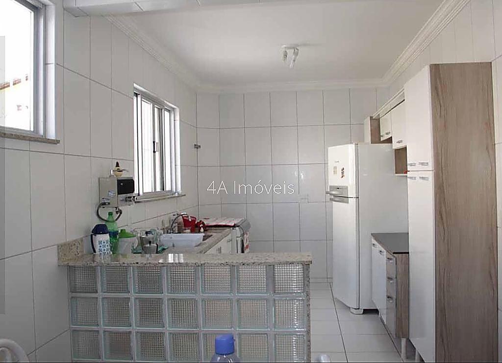 Casa de Condomínio à venda com 4 quartos, 220m² - Foto 8