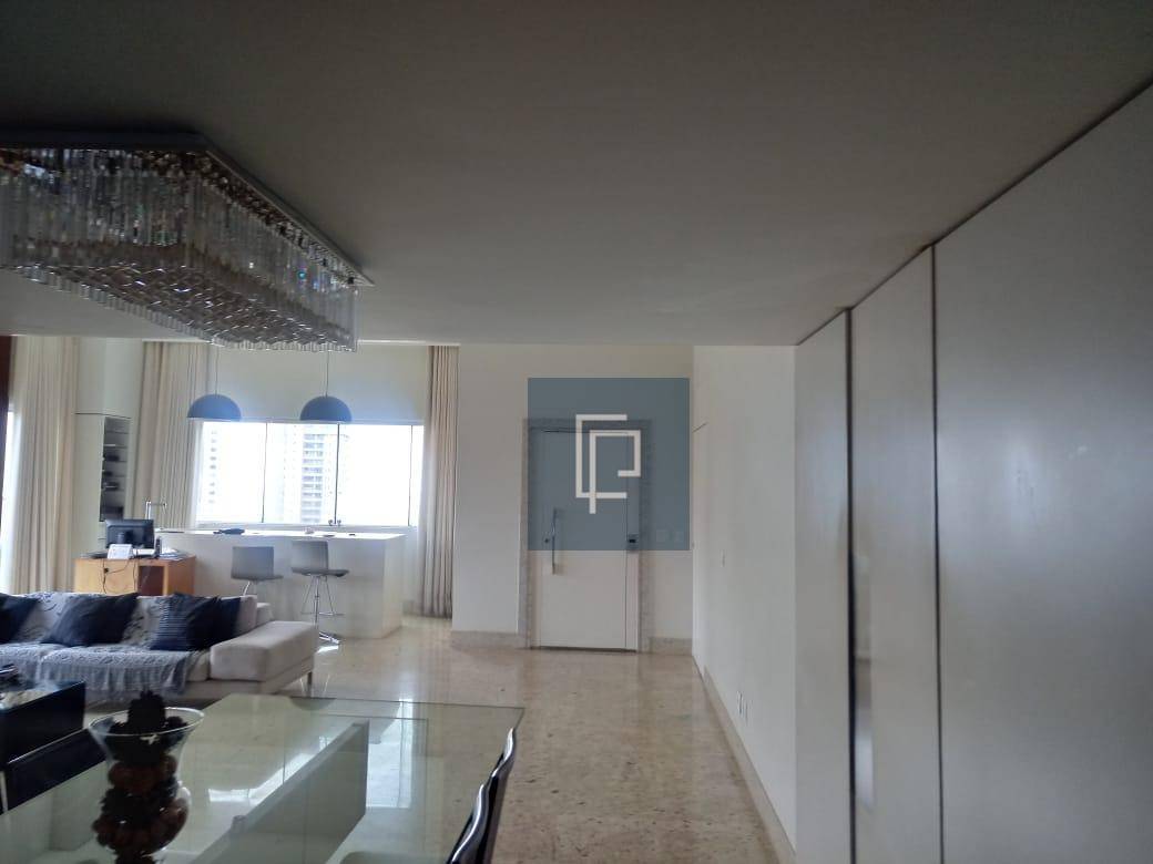 Apartamento à venda com 3 quartos, 236m² - Foto 3