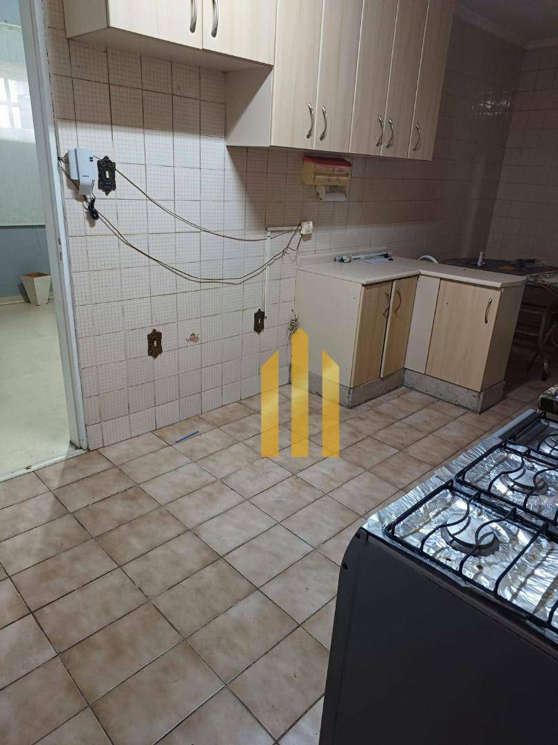 Sobrado à venda com 4 quartos, 250m² - Foto 30