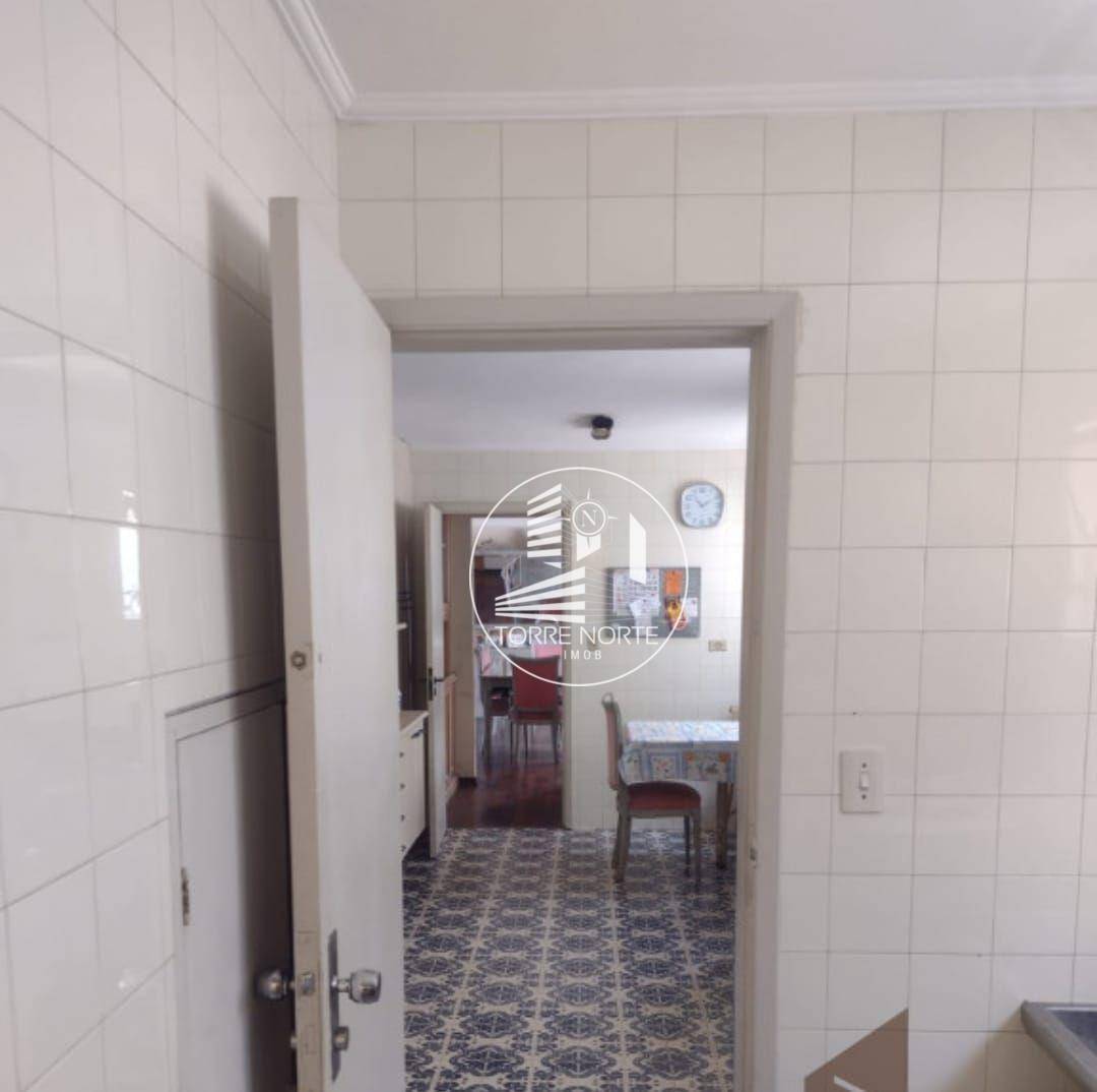 Casa à venda com 3 quartos, 250m² - Foto 11