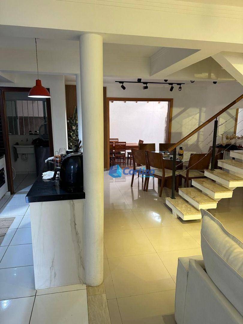 Casa de Condomínio à venda com 3 quartos, 179m² - Foto 3
