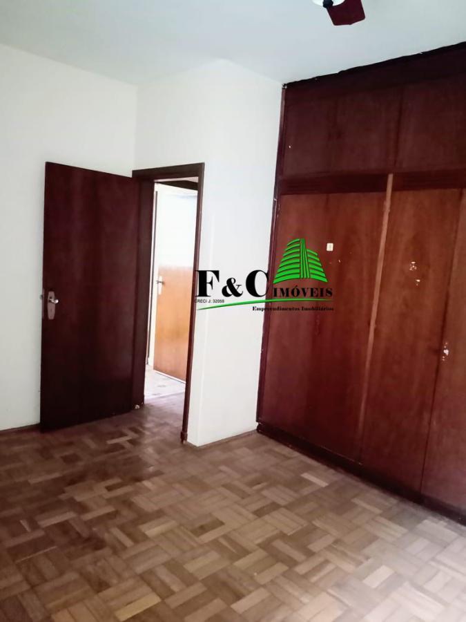 Casa à venda com 5 quartos, 335m² - Foto 9