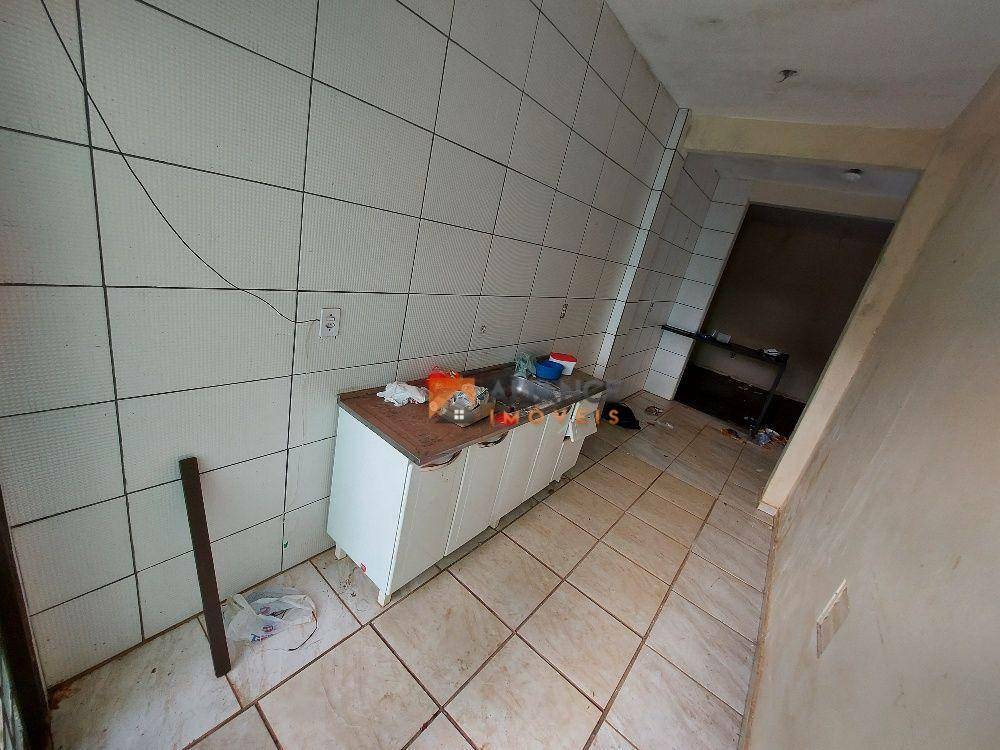 Casa à venda e aluguel com 6 quartos, 200M2 - Foto 9