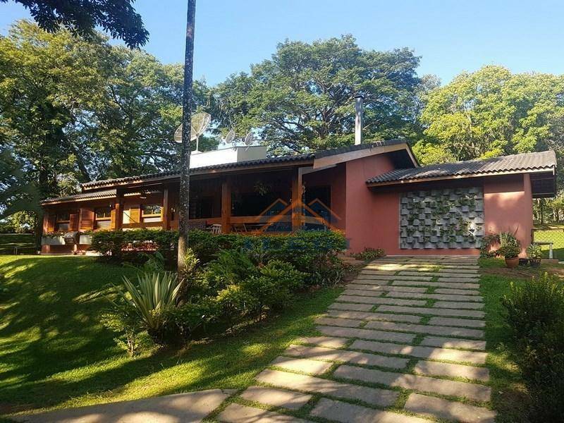 Casa de Condomínio à venda e aluguel com 3 quartos, 220m² - Foto 1