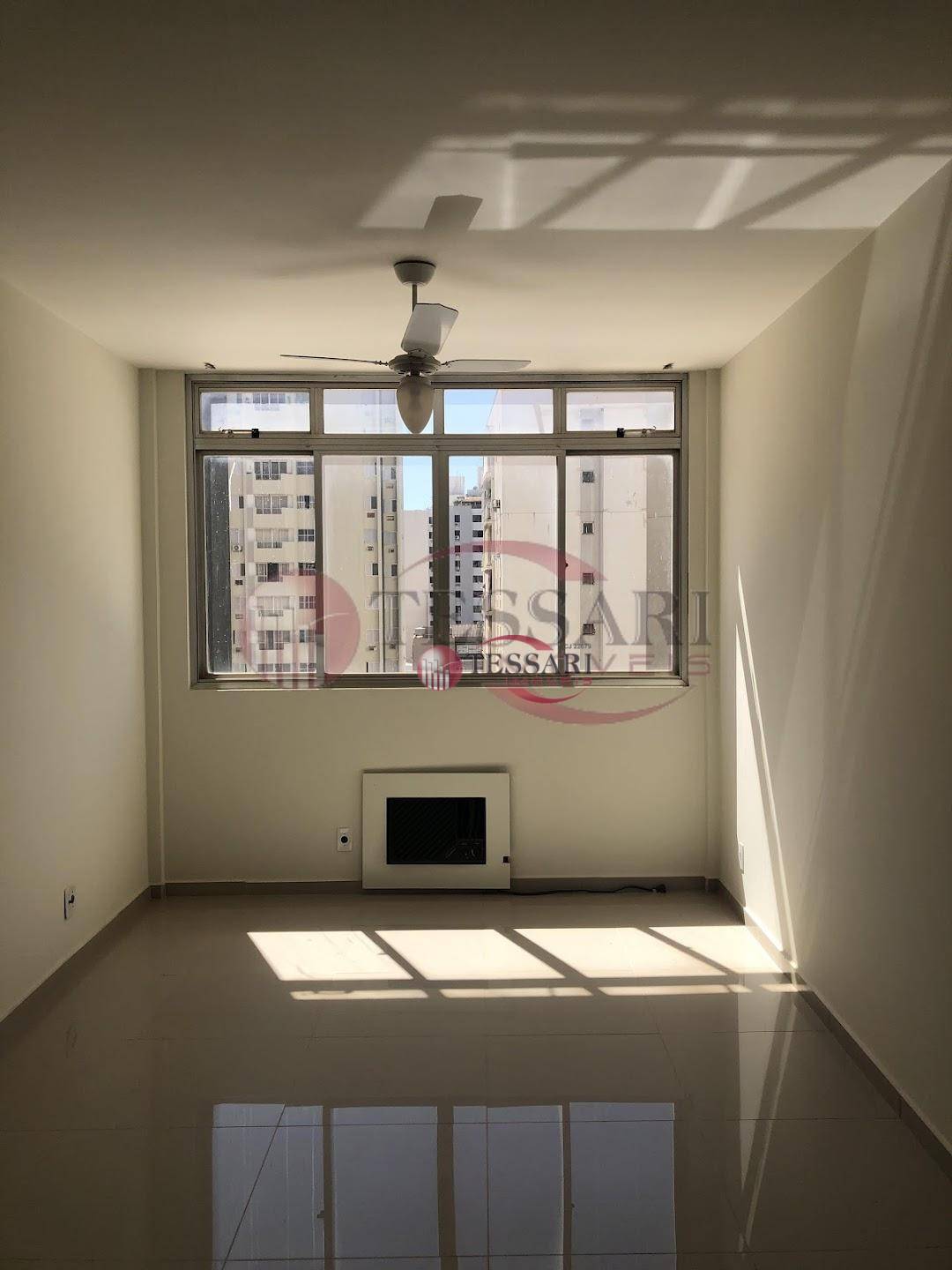 Apartamento à venda com 2 quartos, 90m² - Foto 2