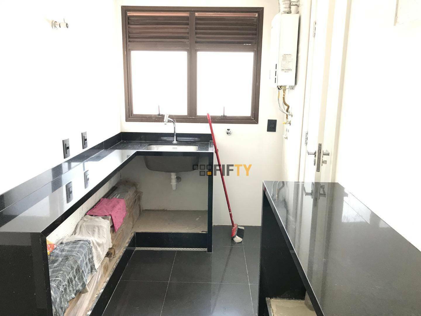 Apartamento à venda com 3 quartos, 136m² - Foto 32