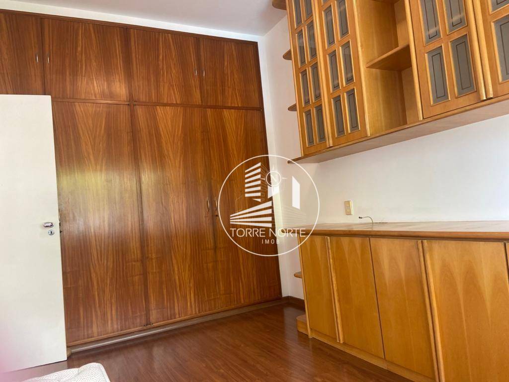 Apartamento à venda com 3 quartos, 218m² - Foto 19