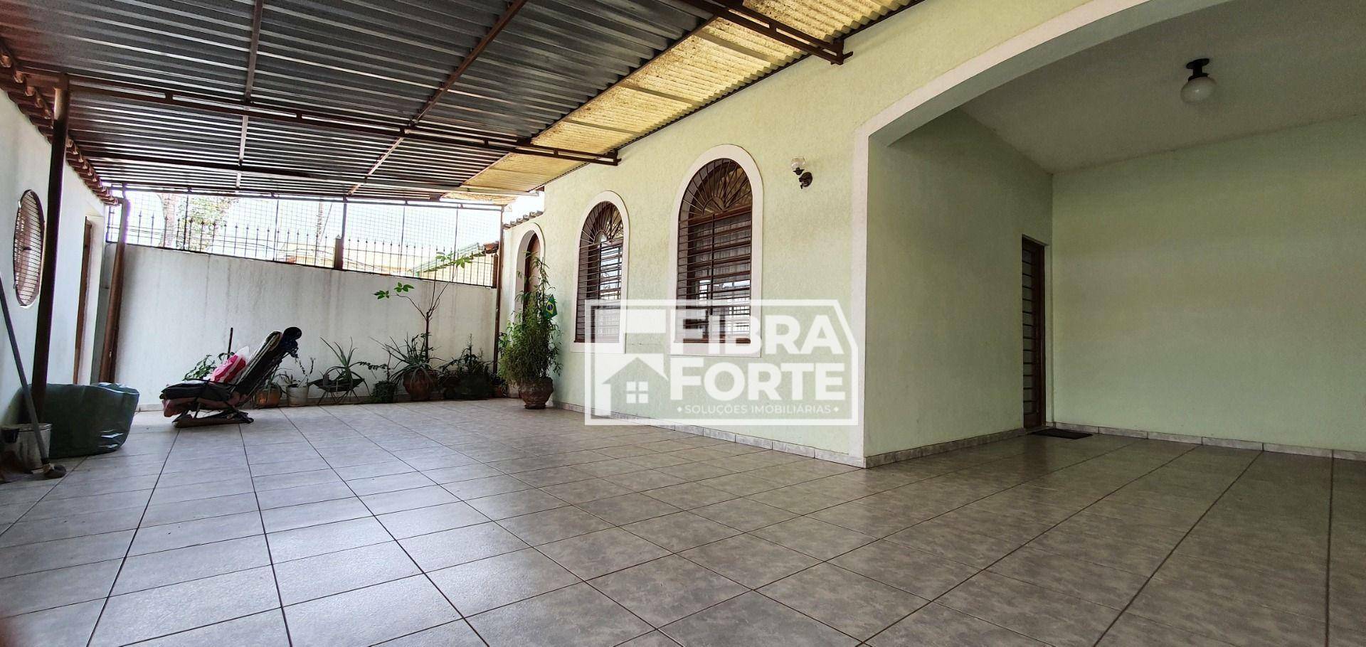 Casa, 3 quartos, 244 m² - Foto 2