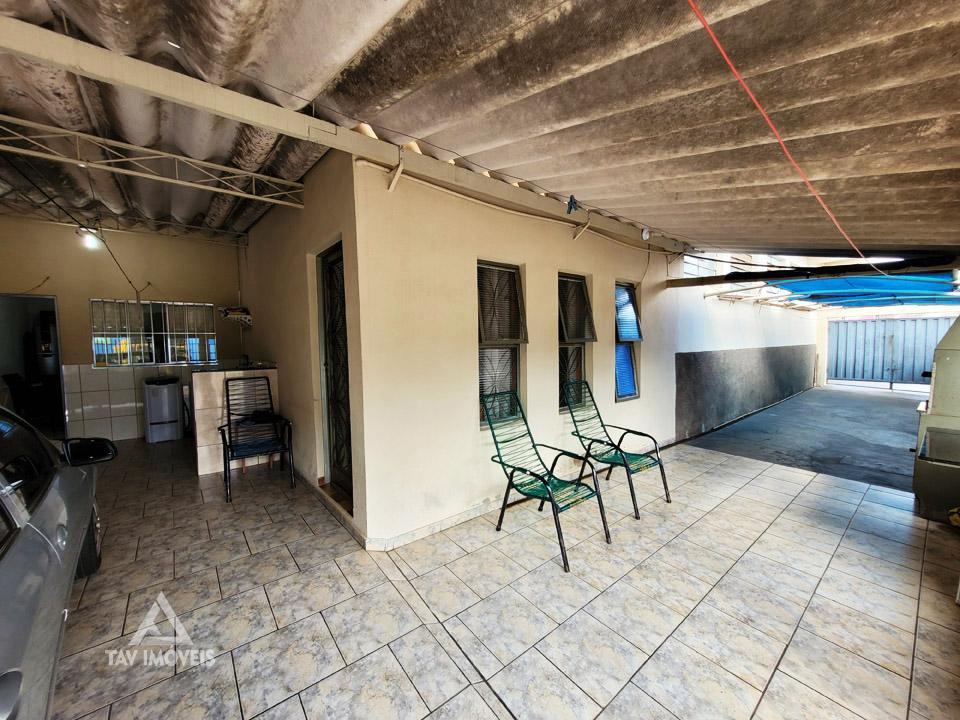 Casa à venda com 5 quartos, 294m² - Foto 1