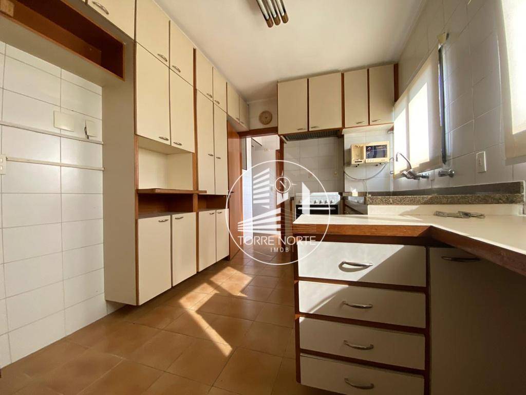 Apartamento à venda com 3 quartos, 144m² - Foto 32