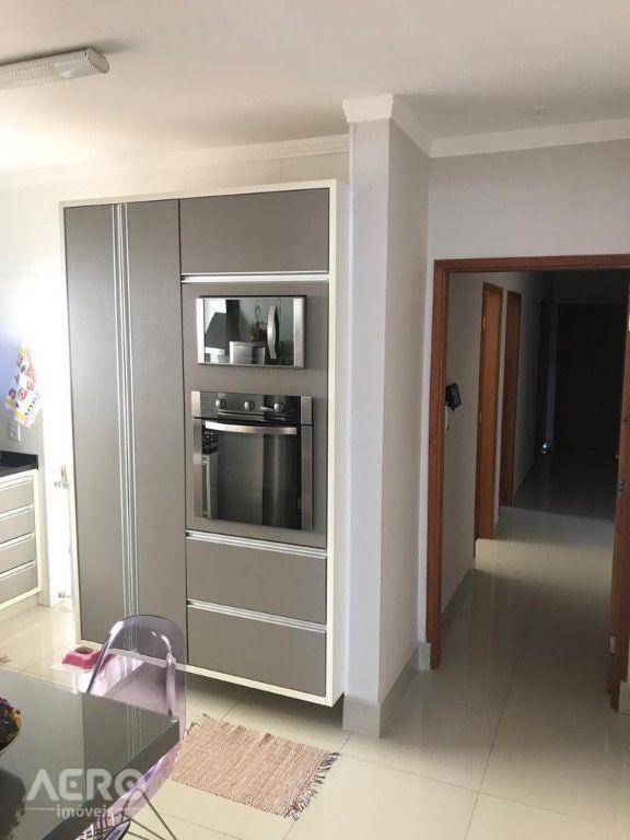 Casa à venda com 3 quartos, 125m² - Foto 4