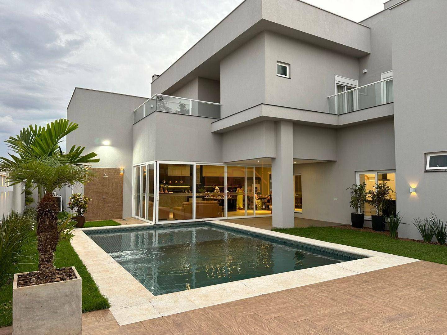 Casa de Condomínio à venda com 4 quartos, 580m² - Foto 1