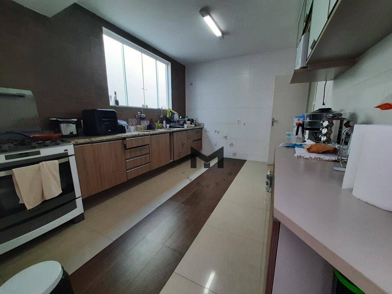 Casa à venda com 4 quartos, 260m² - Foto 30