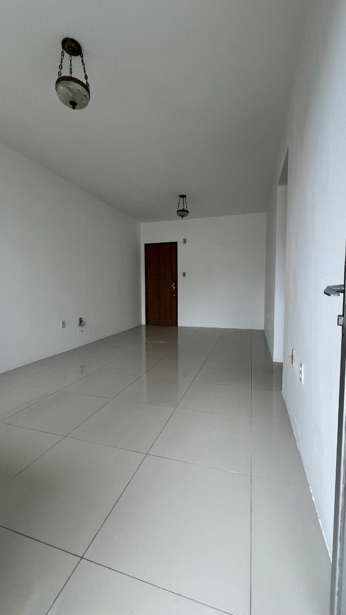 Apartamento à venda e aluguel com 3 quartos, 74m² - Foto 3