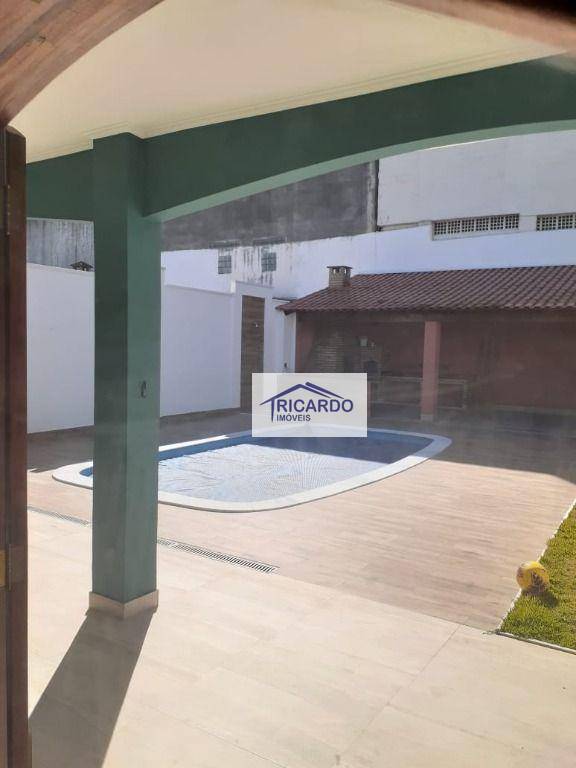 Sobrado à venda com 3 quartos, 300m² - Foto 40