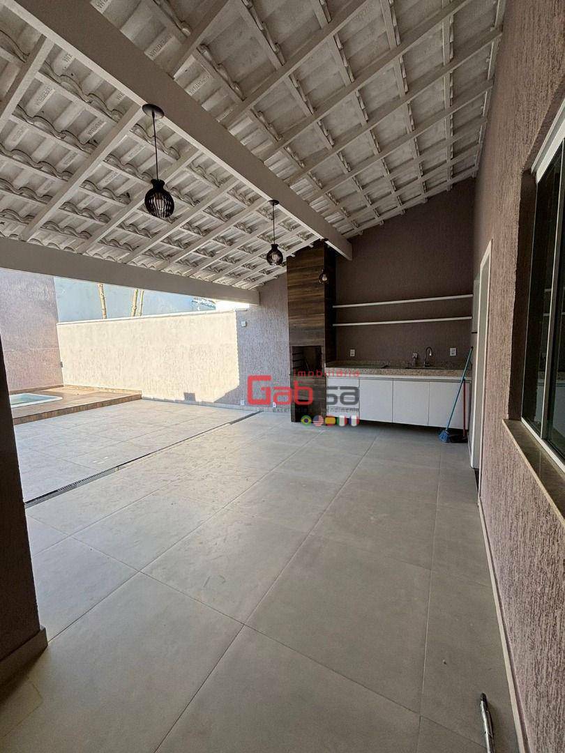 Casa à venda com 4 quartos, 220m² - Foto 13