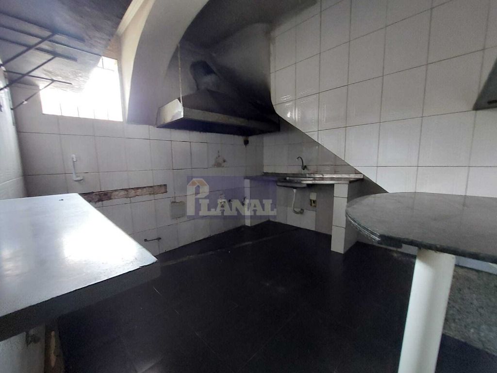 Sobrado à venda com 2 quartos, 175m² - Foto 2