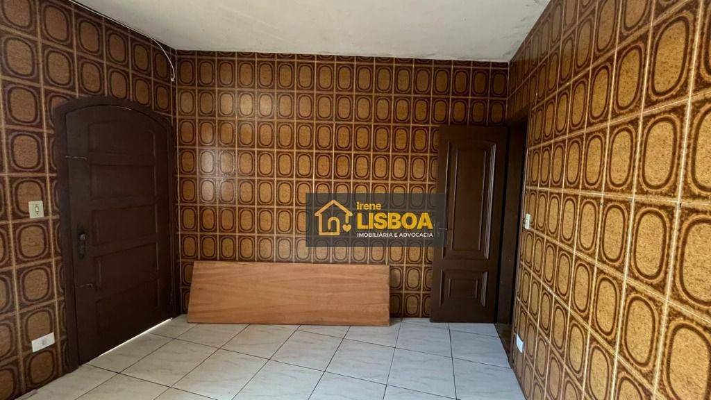 Casa para alugar com 2 quartos, 70m² - Foto 11