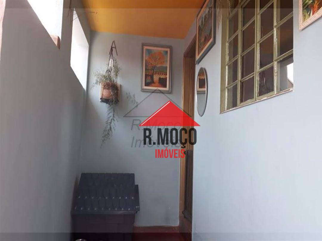 Casa à venda com 2 quartos, 100m² - Foto 2